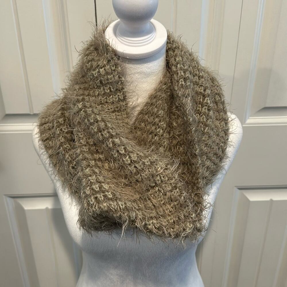 Simply Noelle Fuzzy Knit Infinity Scarf NWOT